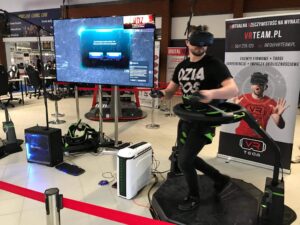 Read more about the article Bieżnia do&nbsp;VR Virtuix Omni na&nbsp;wynajem