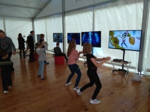Konsola PlayStation 4 do wynajęcia - gry ruchowe i taneczne