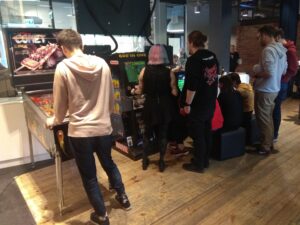 Read more about the article Realizacja: konsole retro, automat arcade, flipper