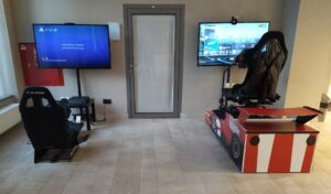 Read more about the article Symulatory VR: rajdowe, lotu- wynajem na&nbsp;event