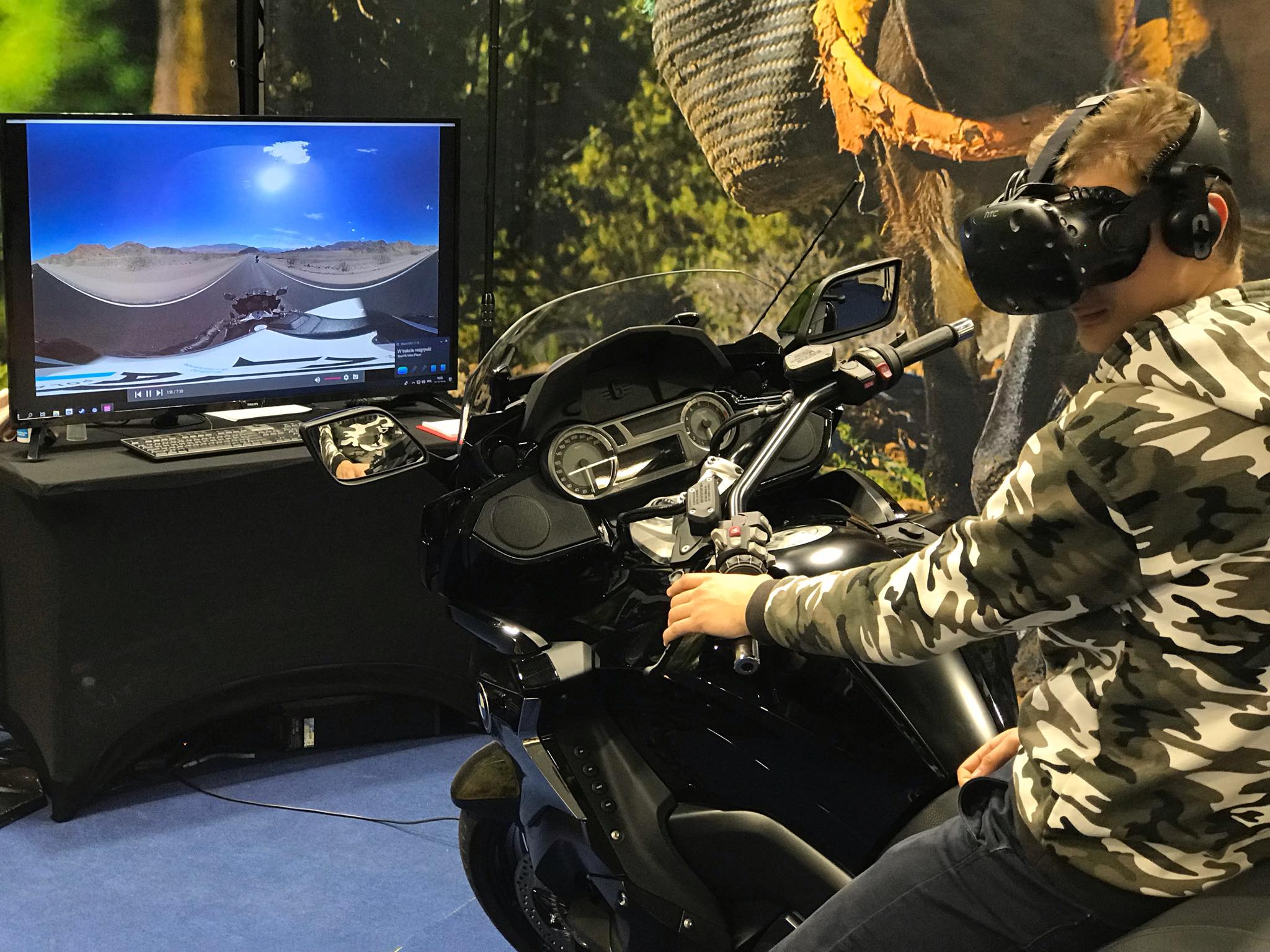 Realizacja Symulator Jazdy Motocyklem Vr Na Targach Vr Team Wirtualna Rzeczywistosc Na Impreze Targi Urodziny Wynajem