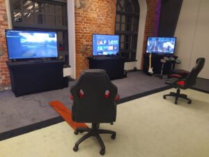 Read more about the article Gogle VR i&nbsp;konsole wynajem na&nbsp;imprezę