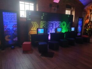 Read more about the article Arcade room- czyli pokój z&nbsp;grami do&nbsp;wynajęcia na&nbsp;imprezę          