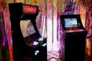 Automat arcade na wynajem. Retro automat do gry do wynajęcia