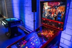 Flipper do wynajęcia. Atrakcje na imprezę integracyjną do wynajecia. Retro pinball wynajem
