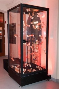 Cash cube wynajem na eventy. atrakcje do wynajęcia na eventy. Cash machine na event