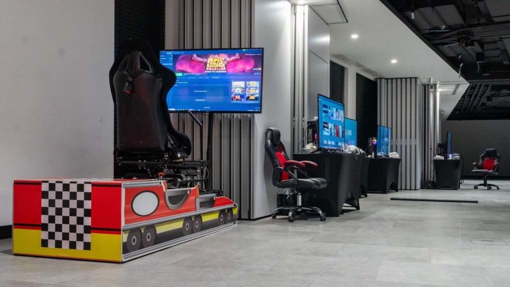 Symulator rollercoaster VR do wynajecia. Symulator kolejki górskiej na event.