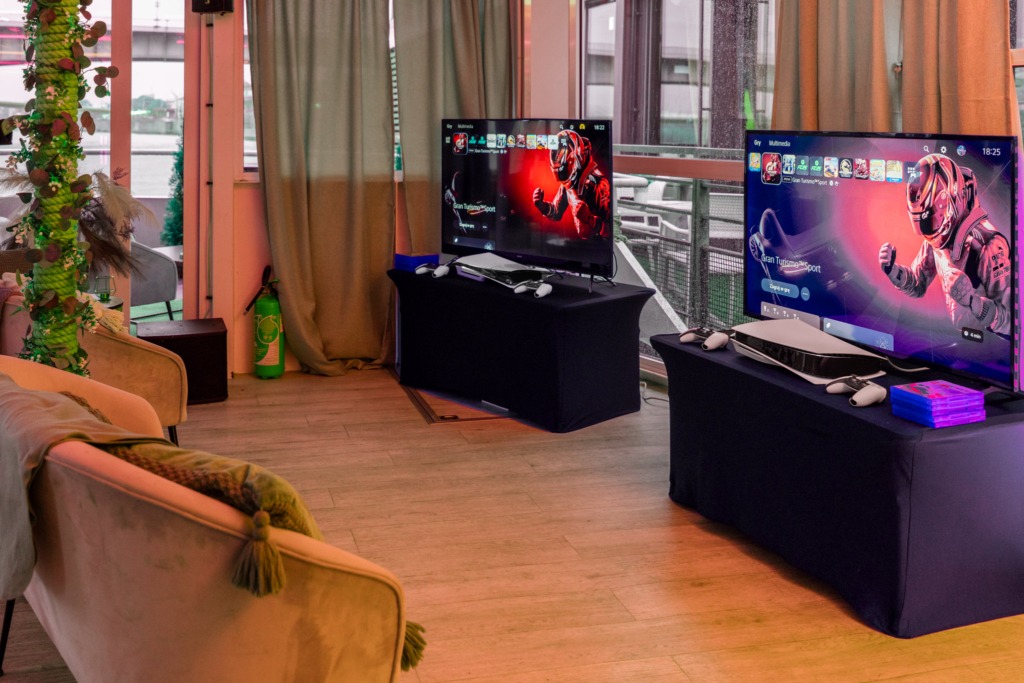 PlayStation na wynajem. konsola PlayStation do wynajęcia